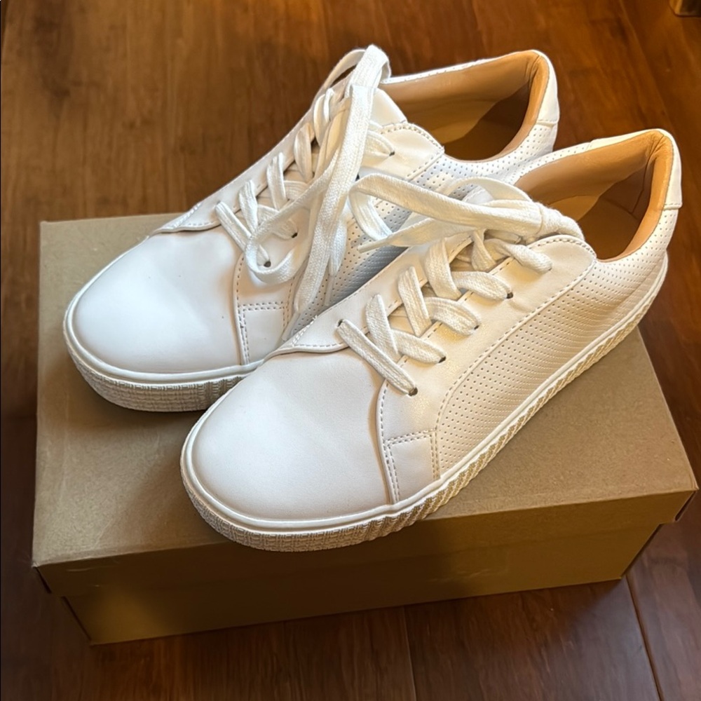 NWOT Steve Madden White Athletic Shoes